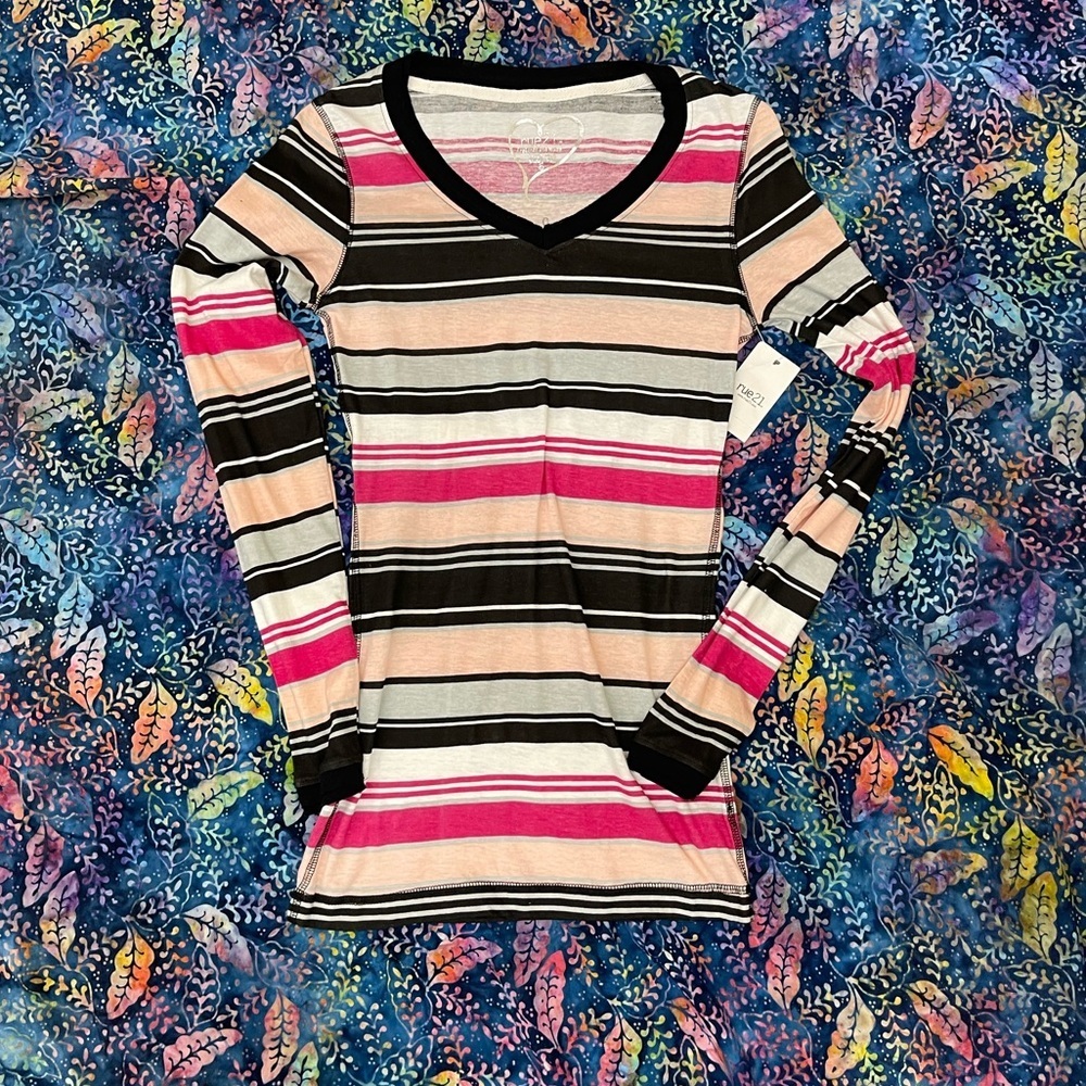 Striped long sleeve v-neck top size small